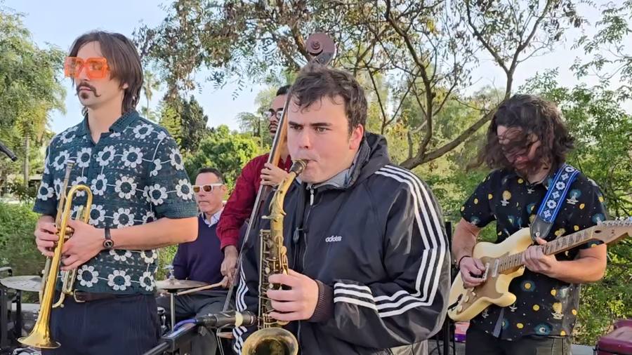 Del Sol Collective performing live